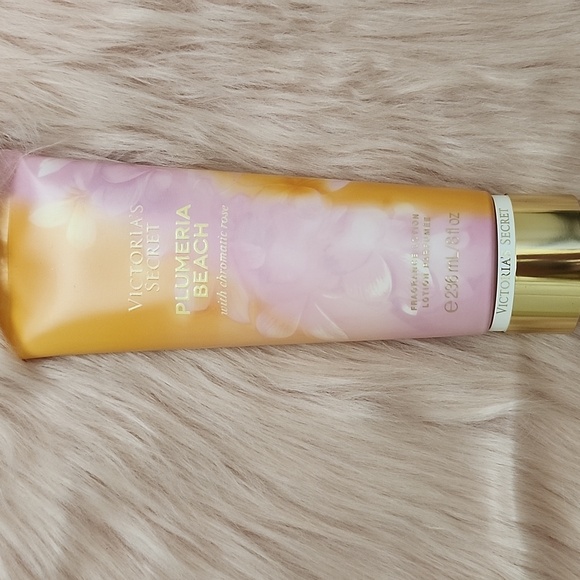 Brand New Victoria's Secret Fragrance Body Lotion - Picture 1 of 4